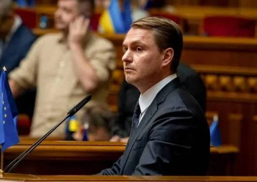 Хто такий Руслан Кравченко: біографія наймолодшого генпрокурора, чий стрімкий зліт і скандали підірвали довіру до прокуратури 16 Хто такий Руслан Кравченко: біографія наймолодшого генпрокурора, чий стрімкий зліт і скандали підірвали довіру до прокуратури 15