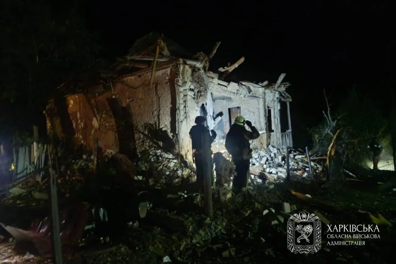 Авіабомби в Ізюмі: зруйновані будинки, постраждало немовля 7