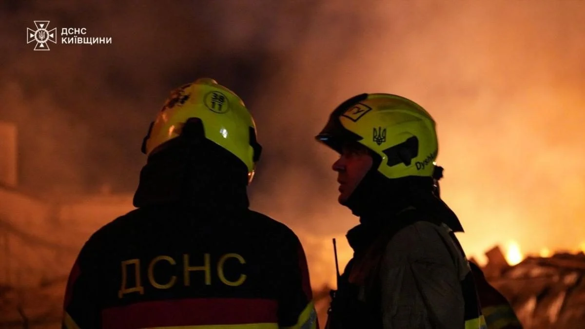 Обстріл Гостомеля: 4 поранених, серед них дитина, пожежі у складських приміщеннях 11