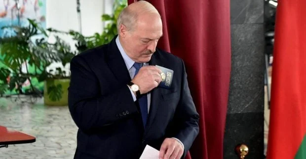 Лукашенко та його швейцарський Patek Philippe Calatrava 5120J: характеристики, ціна та контекст 45