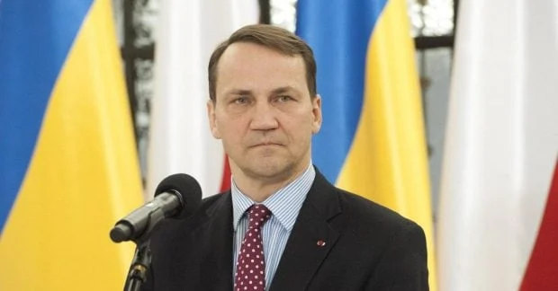 Сікорський вимагав від Кремля завершити війну в Україні перед відновленням газових поставок у Європу 21