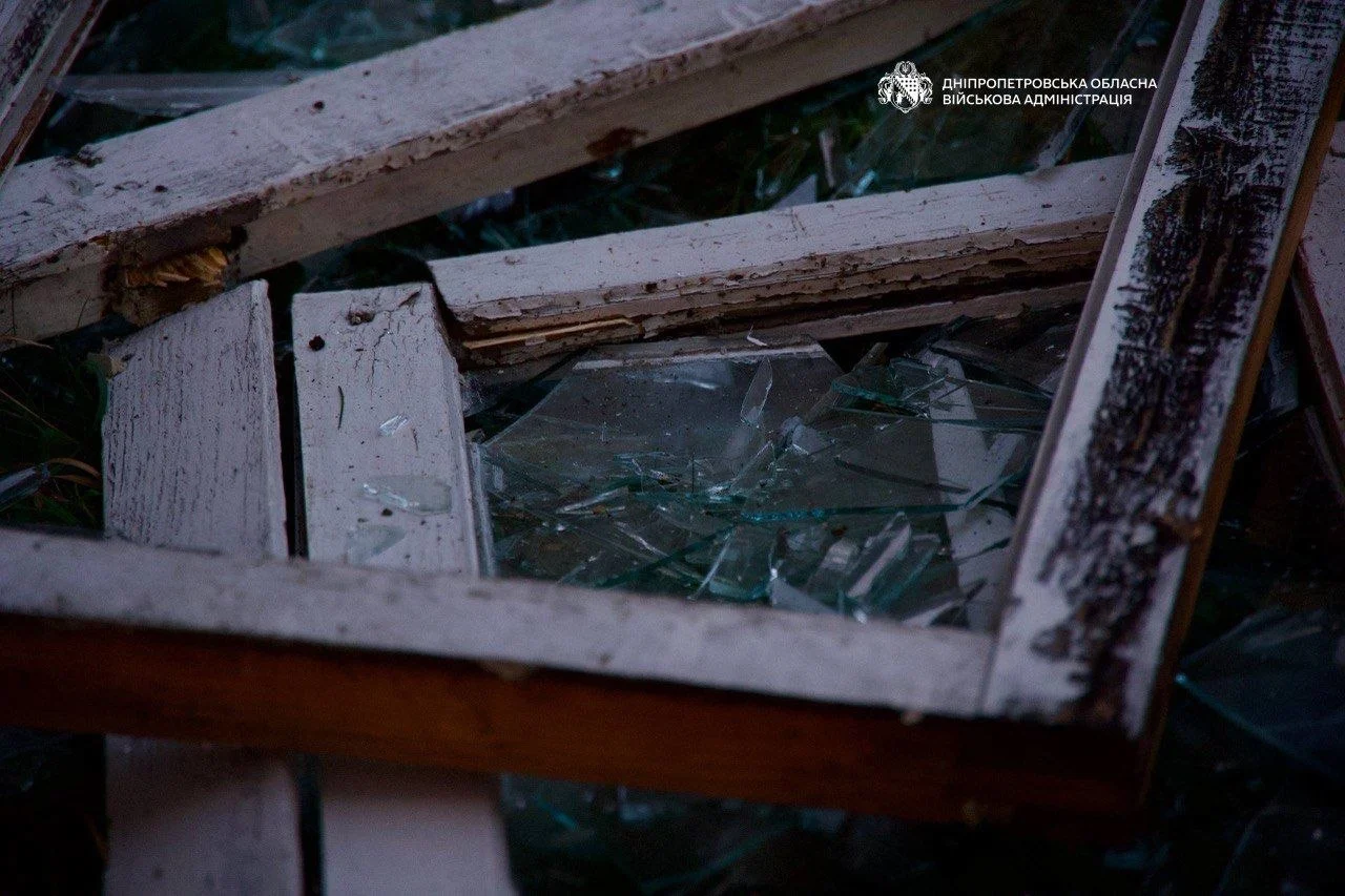 Удар КАБами по Дніпру 13 жовтня: 64-річний поранений, пошкоджені будинки 17