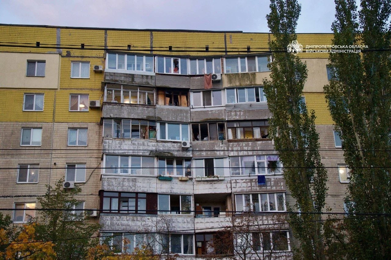 Удар КАБами по Дніпру 13 жовтня: 64-річний поранений, пошкоджені будинки 13