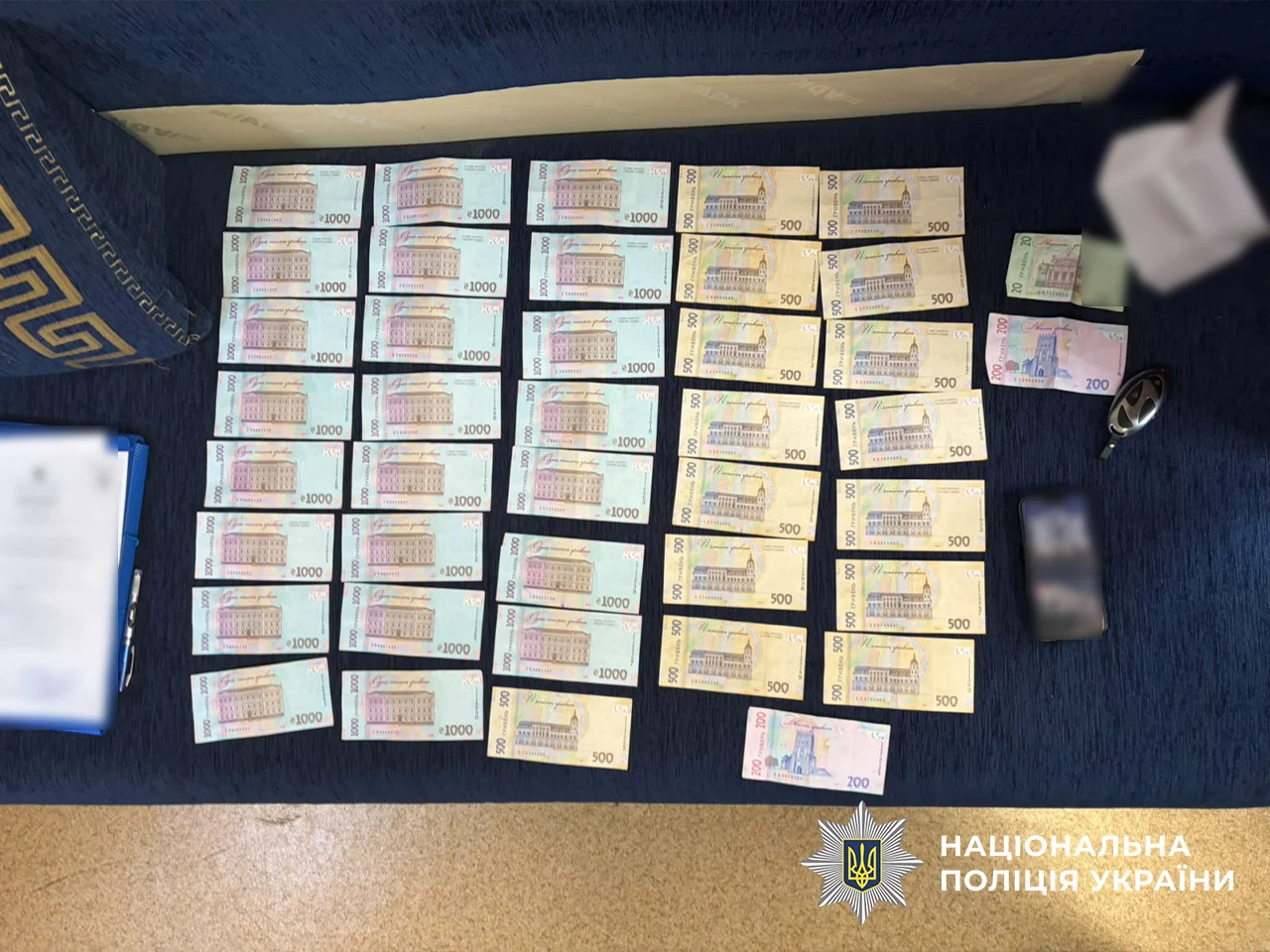 Плати 1000 грн за операцію або втратиш бронь: у Києві викрили схему поборів у лікарні 13 Плати 1000 грн за операцію або втратиш бронь: у Києві викрили схему поборів у лікарні 12