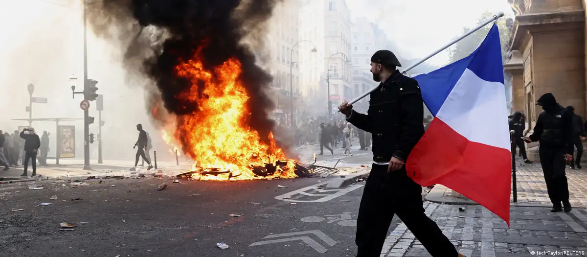 Протести у Франції 2026: підпали міські будівлі, сутички з поліцією 39