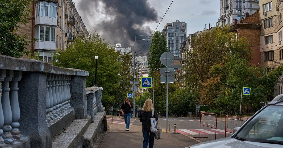 Російська атака в Дарницькому районі: зруйновано 25‑поверховий будинок, одна жертва та поранені 45