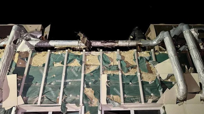 Російські безпілотники знову атакували бізнес‑центр у центрі Дніпра 14 Російські безпілотники знову атакували бізнес‑центр у центрі Дніпра 13
