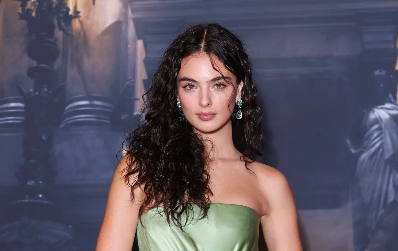 Донька Моніки Беллуччі у сукні Dior на прем’єрі «Привид опери» у Парижі 27