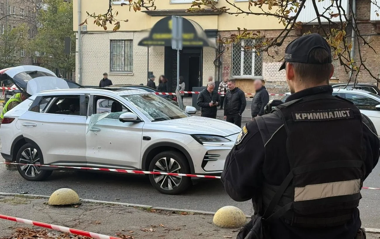 Вибух електрокара в центрі Києва: травми водія та розслідування 49