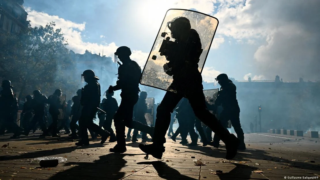 Протести у Франції 2026: підпали міські будівлі, сутички з поліцією 19