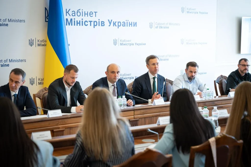 Оцінка роботи прем’єра Корецького за перші 100 днів 6 Оцінка роботи прем’єра Корецького за перші 100 днів 5