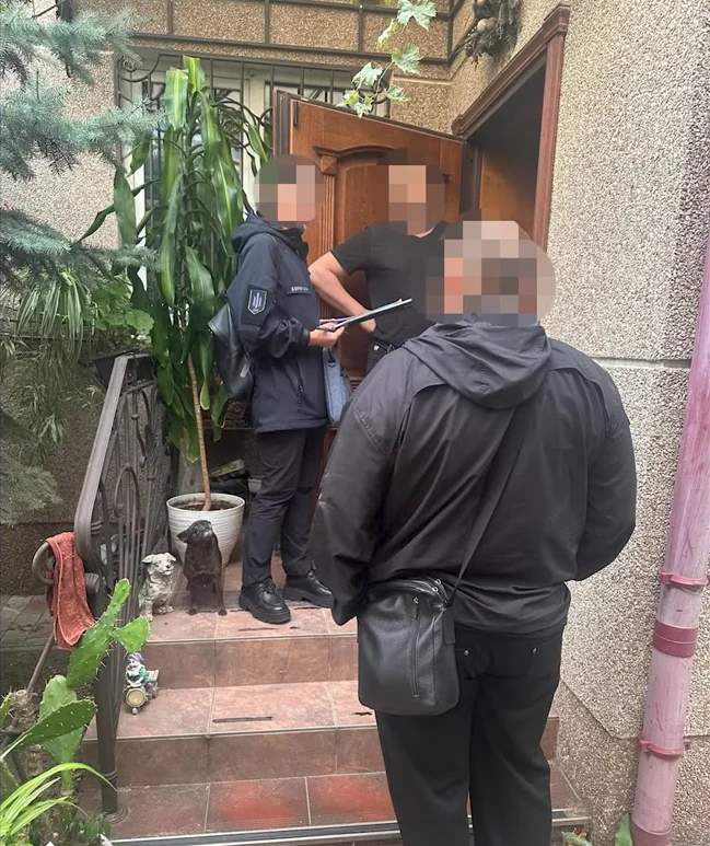 Від схеми з багнюкою до держзради та $19 тисяч за втечу: ДБР розкрило деталі гучних розслідувань 15