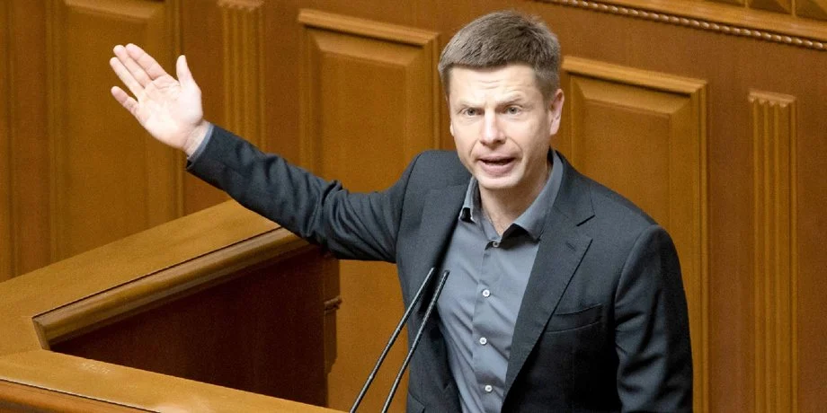 Хто такий Олексій Гончаренко, біографія скандального депутата-популіста та «співця капітуляції» 30 Хто такий Олексій Гончаренко, біографія скандального депутата-популіста та «співця капітуляції» 29